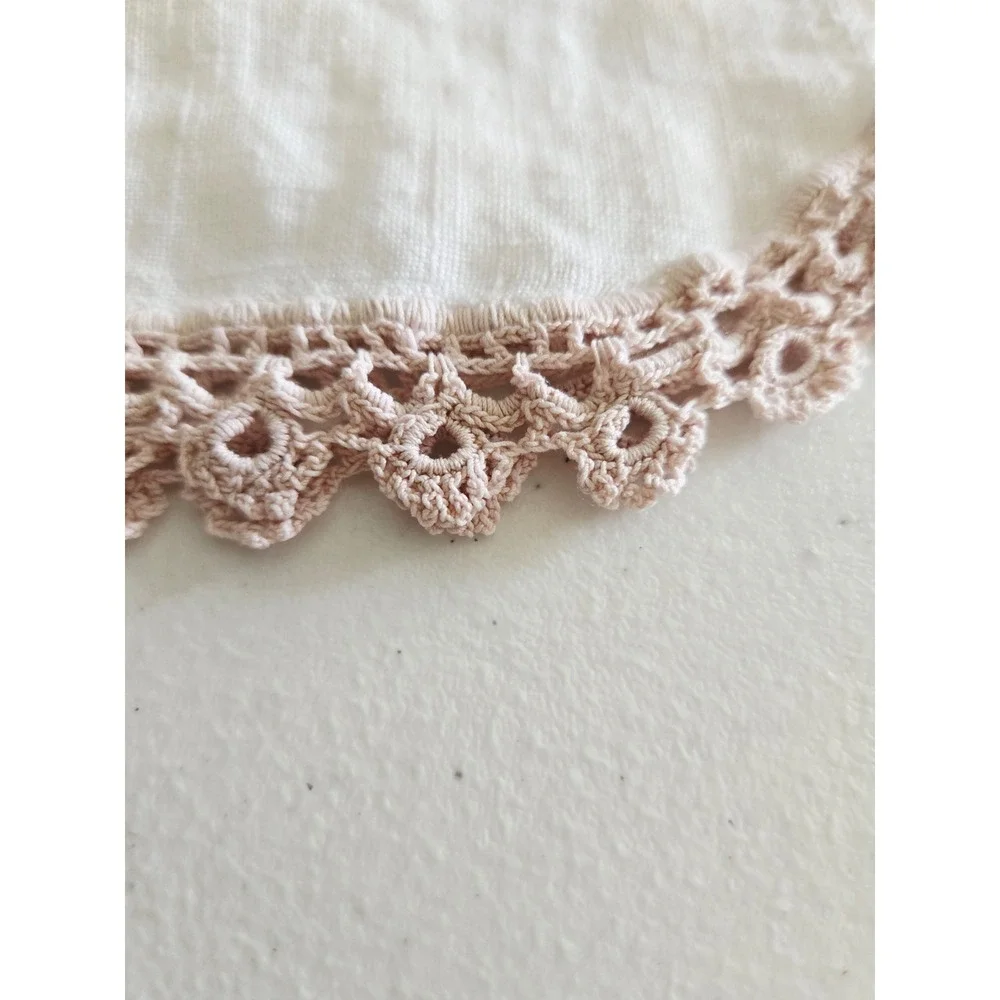 Vintage‎ Hand Embroidered White Linen Table Runner Floral Basket Lace 42x18